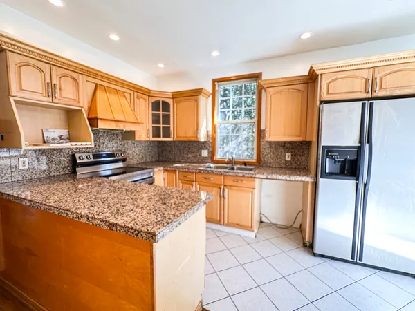 $4,200 | 66-42 Clinton Avenue, Unit 2 | Maspeth