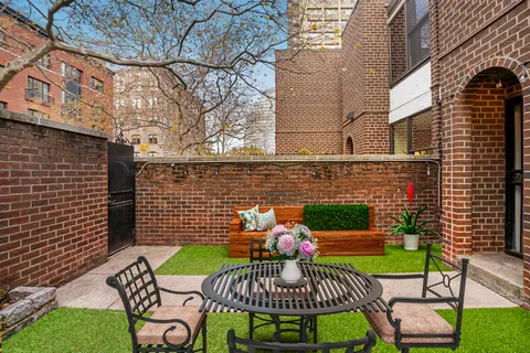 $3,350,000 | 37 Henry Street | Brooklyn Heights