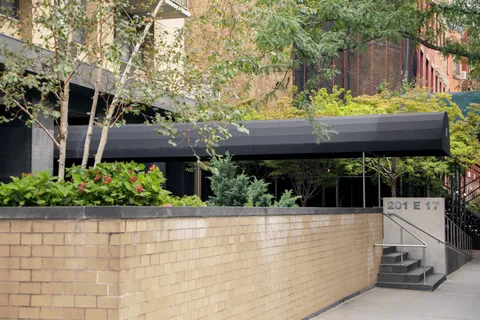 $950,000 | 201 East 17th Street, Unit 30F | Gramercy