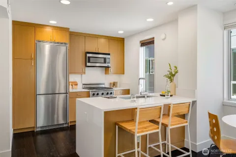 $1,150,000 | 307 14th Avenue East, Unit B, Seattle, WA 98112