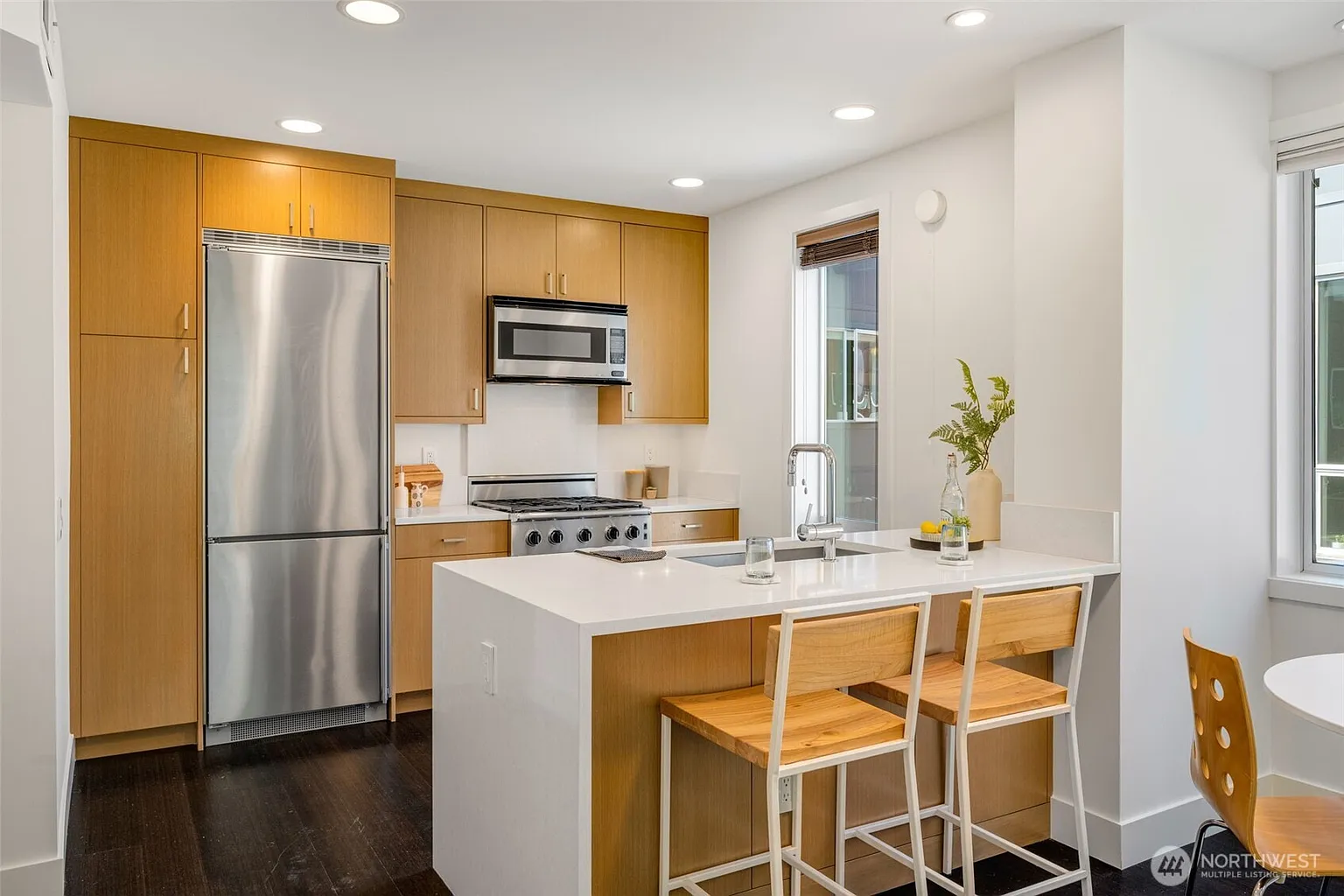 307 14th Avenue East, Unit B Seattle, WA 98112 - Photo 8 of 36