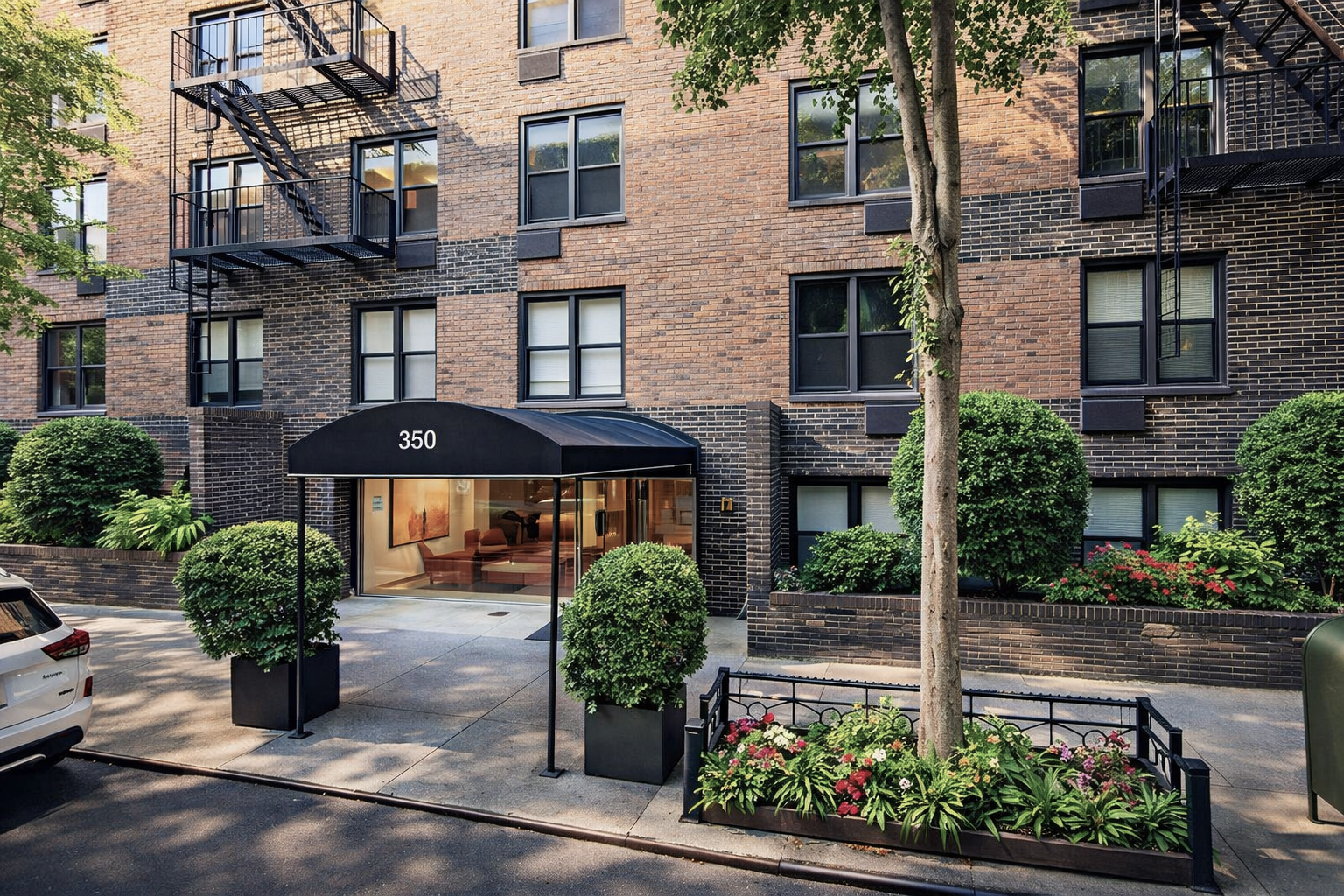 350 Bleecker Street, Unit 2M Manhattan, NY 10014 - Photo 9 of 10