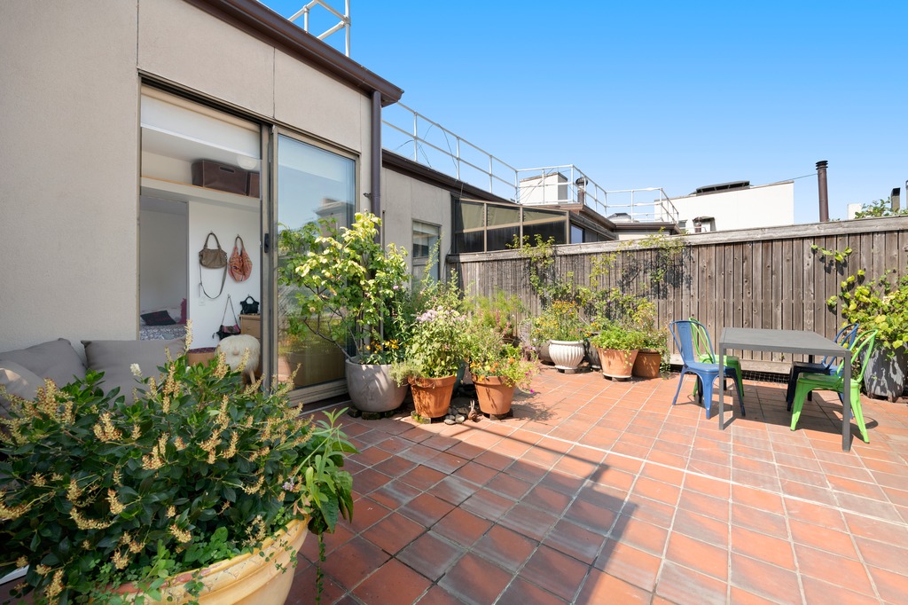 205 West 89th Street, Unit PH6/7 Manhattan, NY 10024 - Photo 16 of 20 a view of a chairs and table in a patio