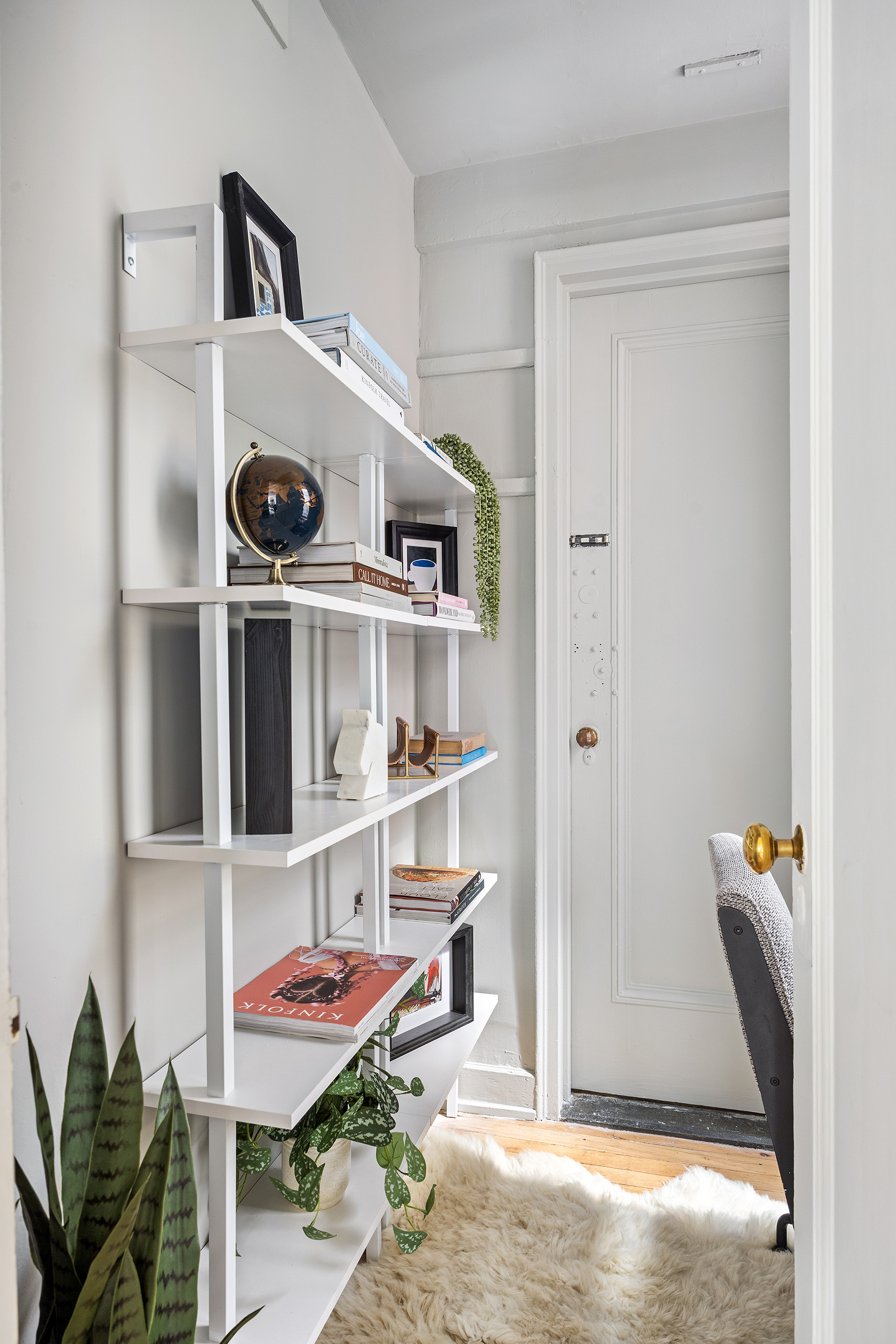155 East 49th Street, Unit 10A Manhattan, NY 10017 - Photo 10 of 13 Gallery Image 10