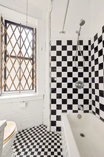 $415,000 | 241 East 7th Street, Unit 1B | East Village