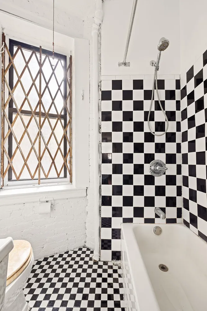 $415,000 | 241 East 7th Street, Unit 1B | East Village