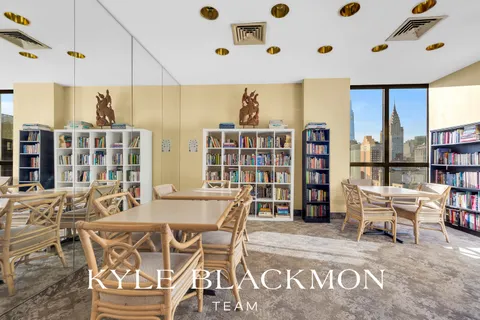 $2,395,000 | 415 East 37th Street, Unit 9JK | Murray Hill