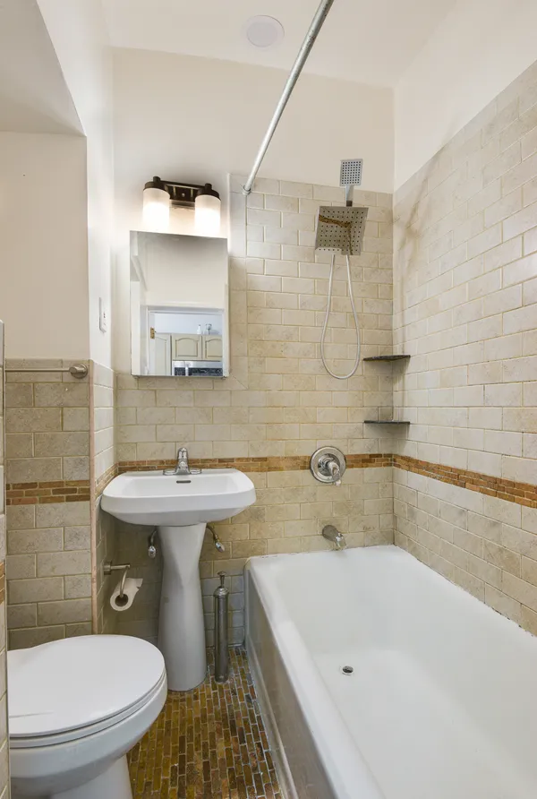 $3,450 | 100 Powers Street, Unit 2L | Williamsburg
