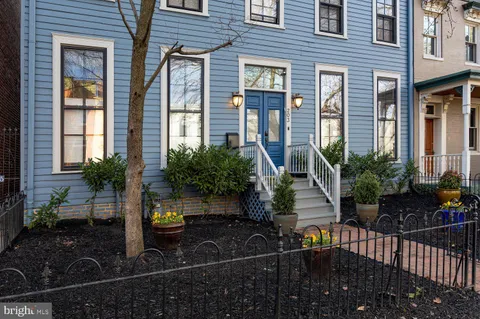 $1,700,000 | 203 9th Street Southeast, Washington, DC 20003