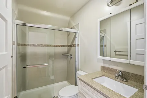 $13,500 | 747-749 Clayton Street, Unit 747, San Francisco, CA 94117