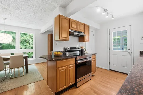 $795,000 | 3414 Country Hill Drive, Fairfax, VA 22030
