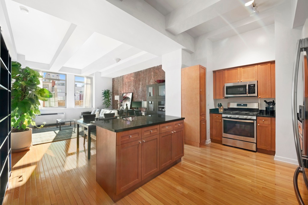 252 7th Avenue, Unit 10T Manhattan, NY 10001 - Photo 3 of 10