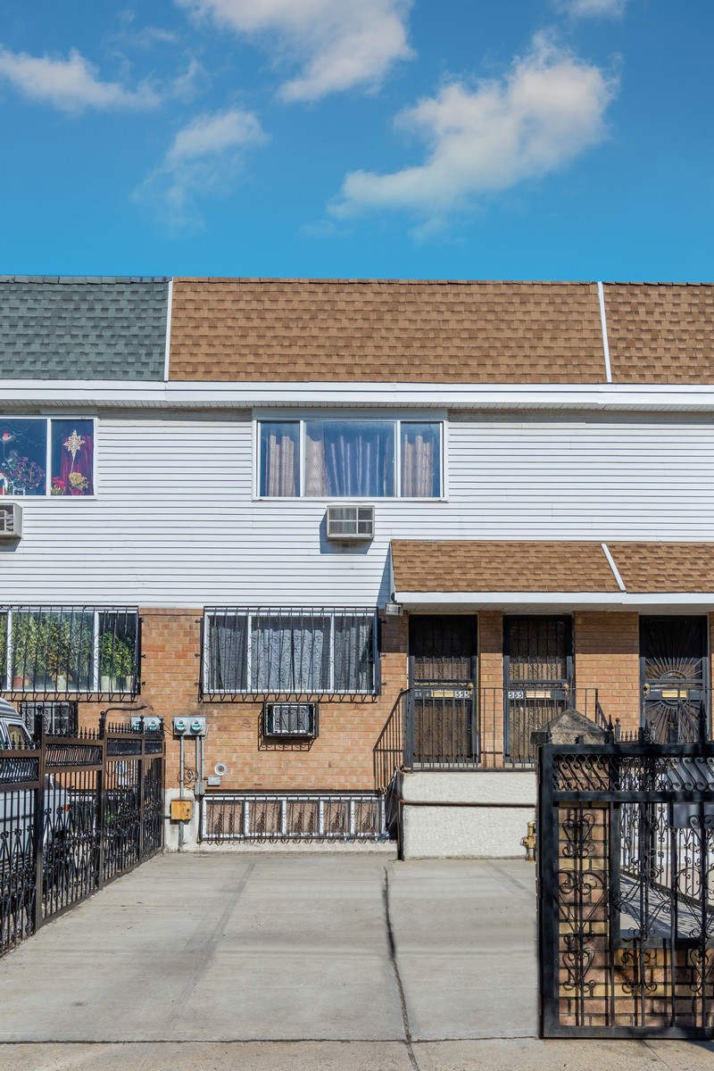 555 Evergreen Avenue Brooklyn, NY 11221 - Photo 1 of 9