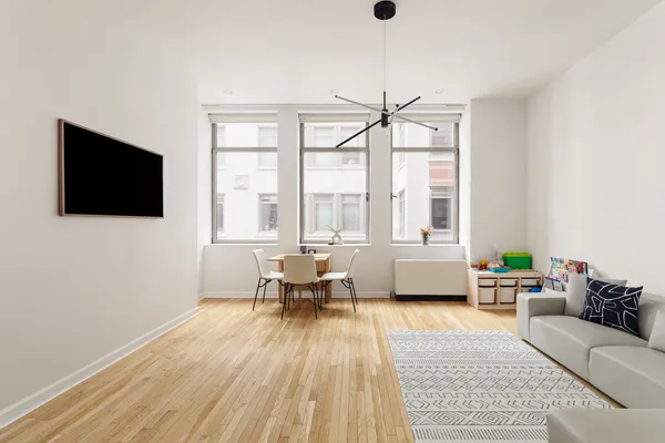 $7,000 | 252 7th Avenue, Unit 8Z | Chelsea