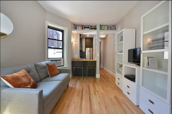 $525,000 | 120 East 83rd Street, Unit 5C | Upper East Side