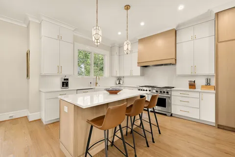 $4,100,000 | 5537 Hawthorne Place Northwest, Washington, DC 20016
