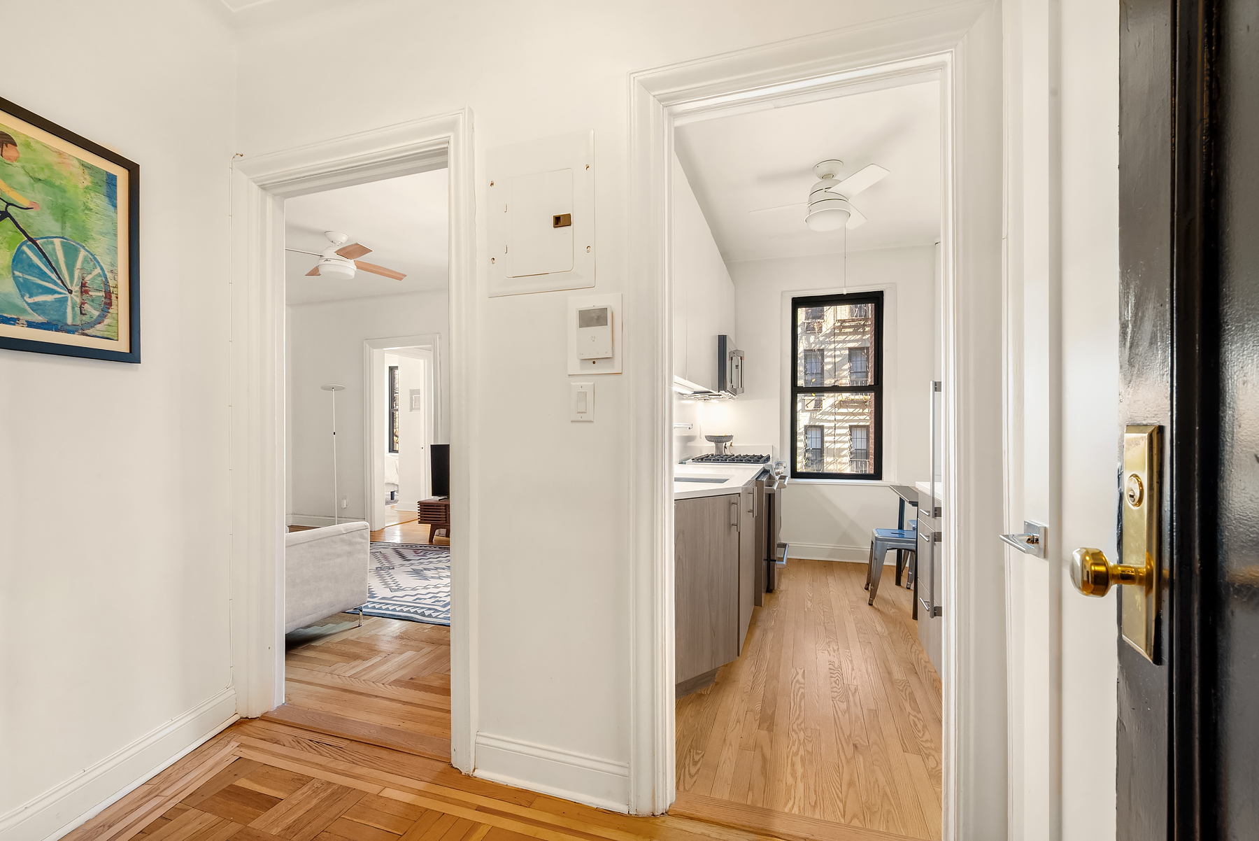 305 East 88th Street, Unit 3E Manhattan, NY 10128 - Photo 3 of 9 a view of a living room