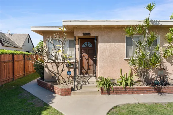 $735,000 | 6819 Orange Avenue, Long Beach, CA 90805