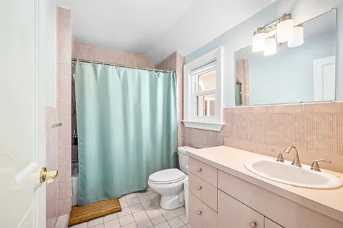 $1,799,999 | 35 River Run, East Greenwich, RI 02818