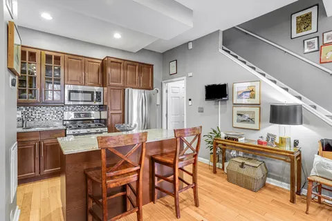 $799,900 | 313 M Street Northwest, Washington, DC 20001