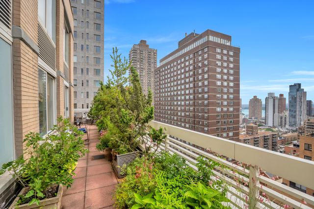 $3,175,000 | 170 East 87th Street, Unit EPH1A | Upper East Side