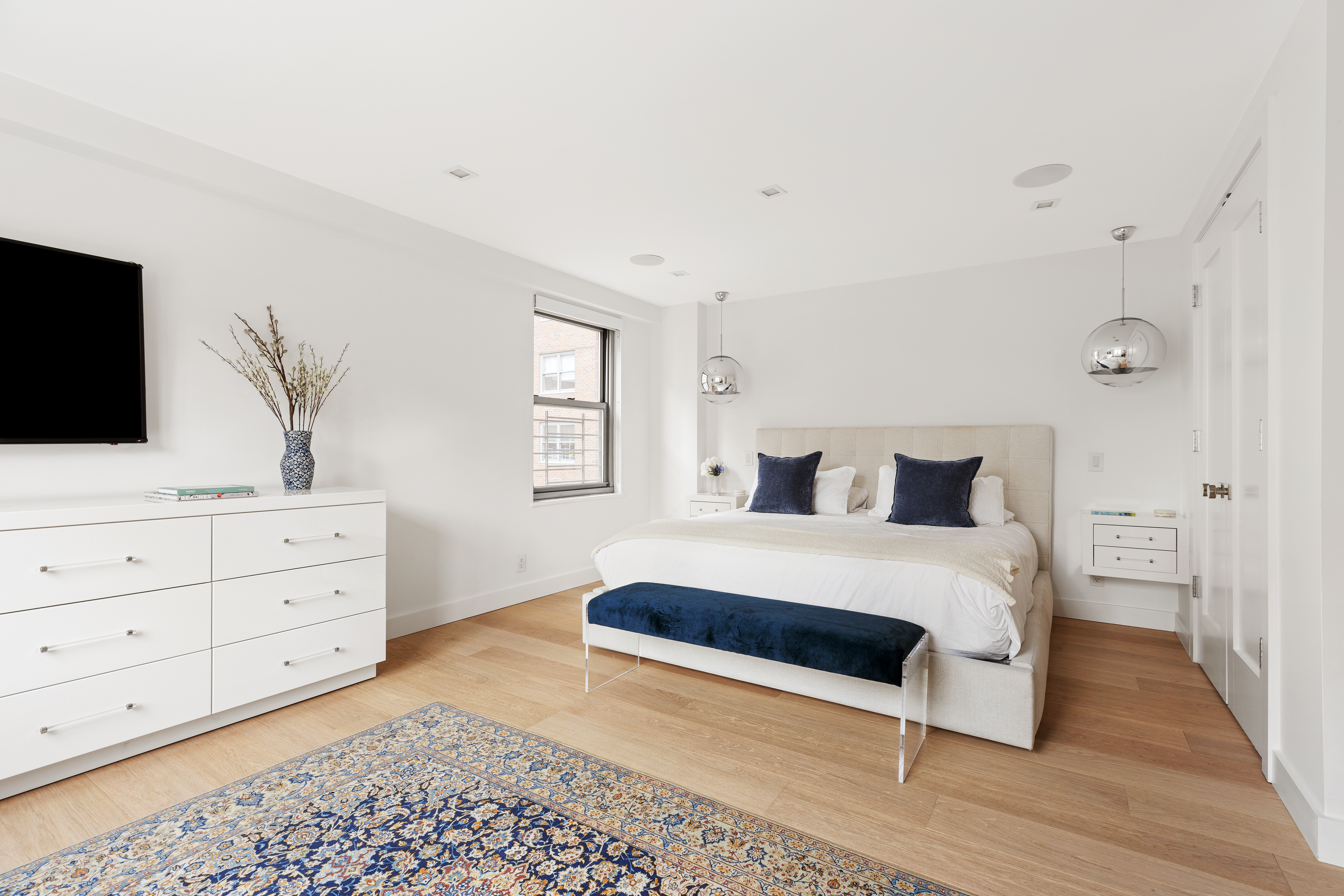 360 East 72nd Street, Unit B1105 Manhattan, NY 10021 - Photo 6 of 17