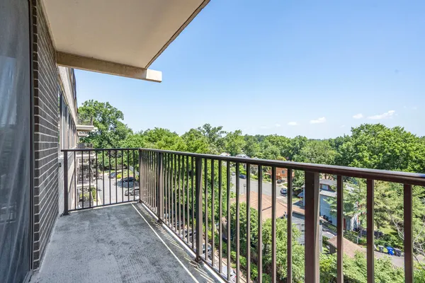 $209,990 | 600 Roosevelt Boulevard, Unit 510, Falls Church, VA 22044