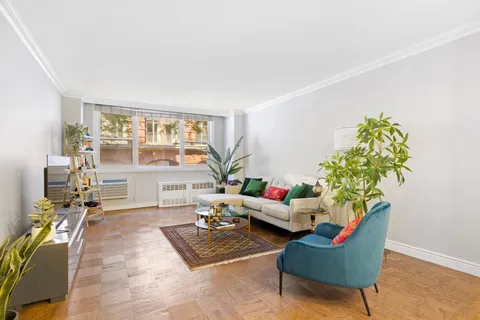 $950,000 | 77 7th Avenue, Unit 2E | Chelsea