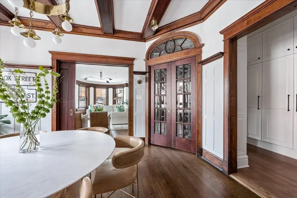 $1,200,000 | 457 West Fullerton Parkway, Unit 2W, Chicago, IL 60614