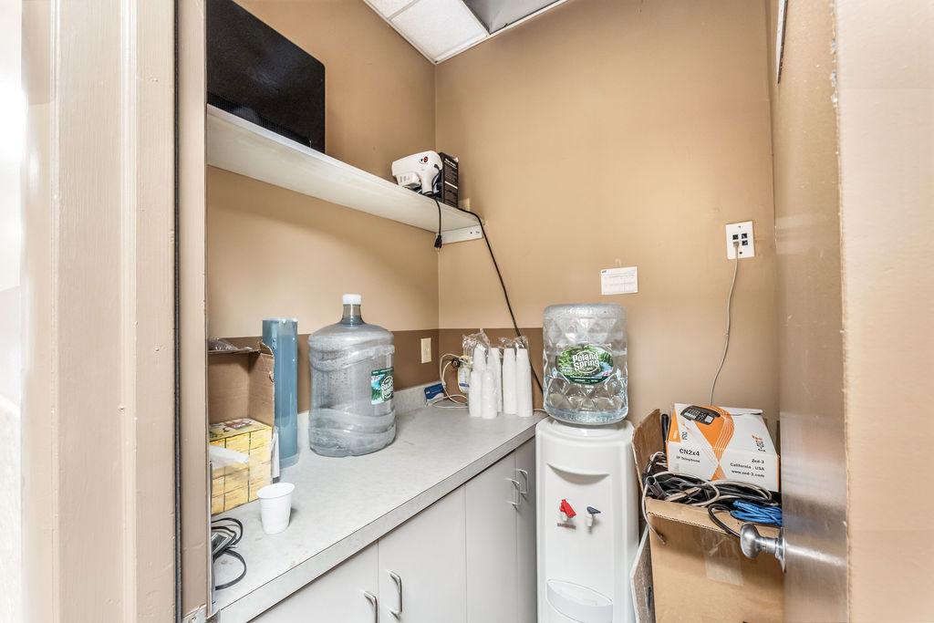 869 Bergen Avenue, Unit COMMERCIAL Jersey City, NJ 07306 - Photo 13 of 26