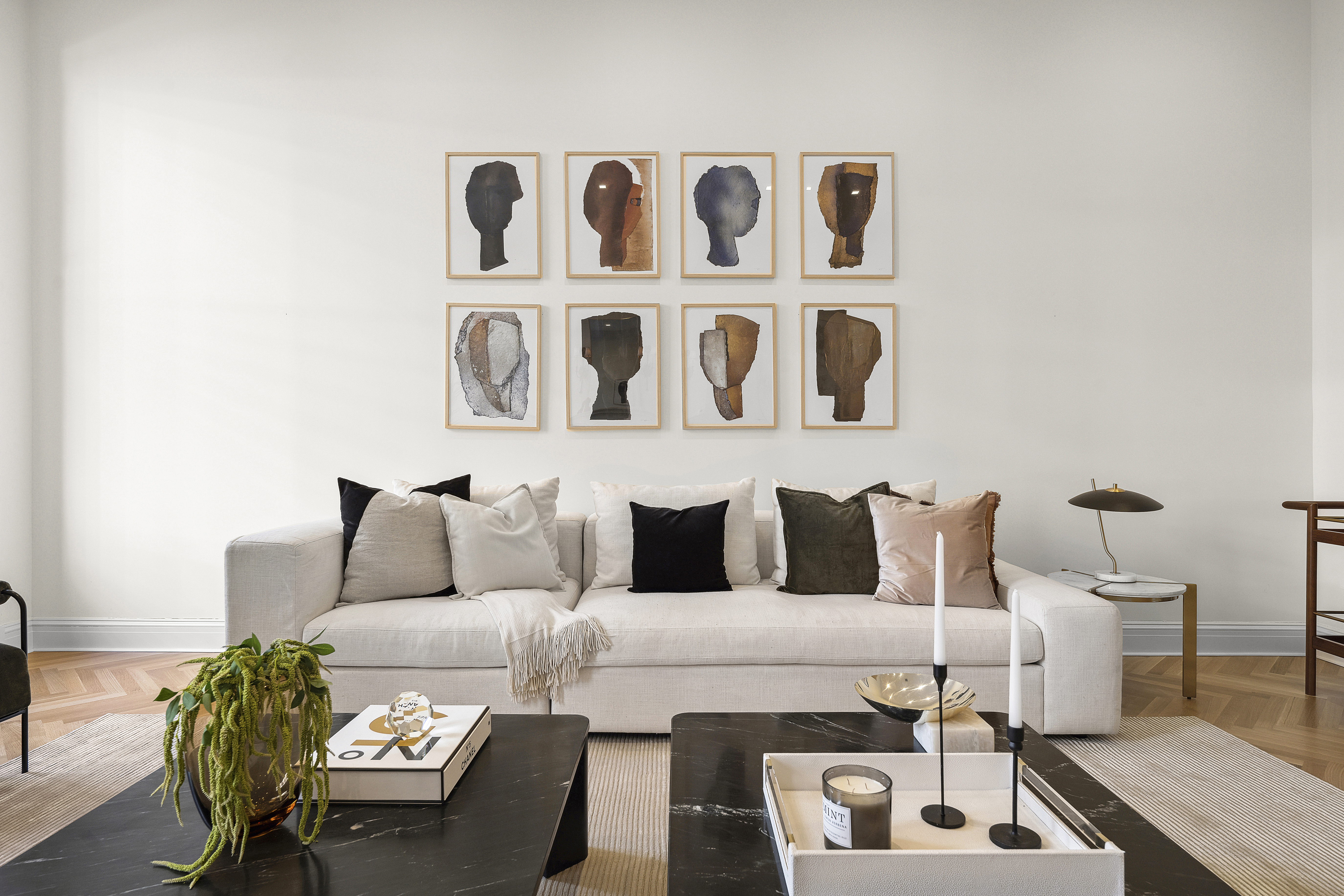 50 East 73rd Street Manhattan, NY 10021 - Photo 4 of 32 a living room with couches and furniture