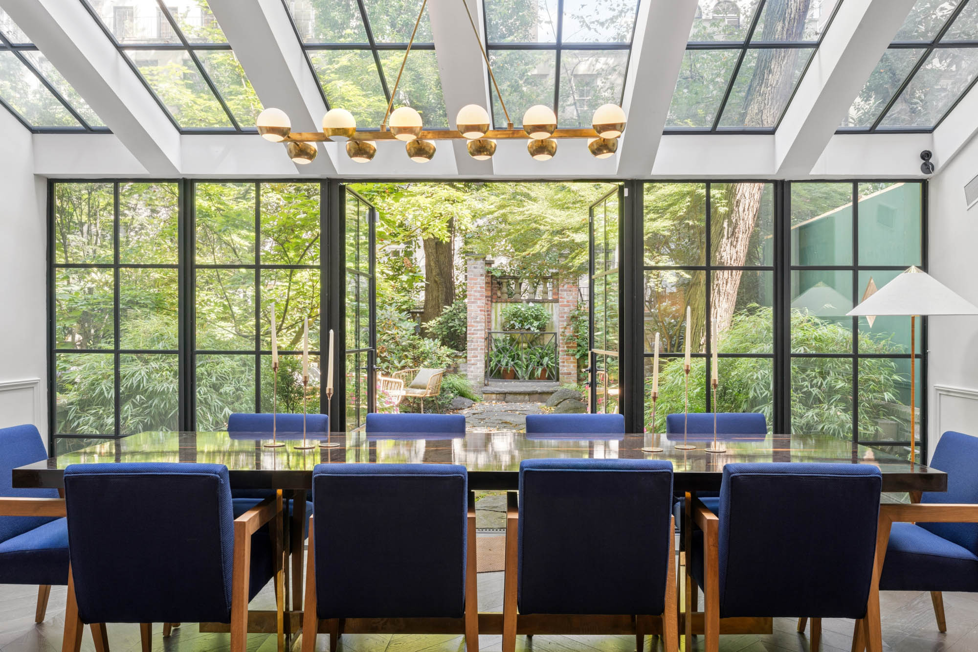 241 East 48th Street Manhattan, NY 10017 - Photo 8 of 27