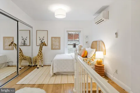 $1,700,000 | 203 9th Street Southeast, Washington, DC 20003