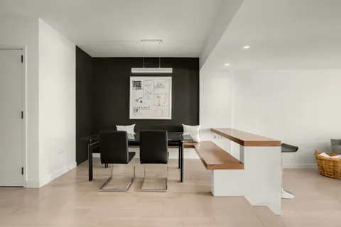 a view of entryway with furniture