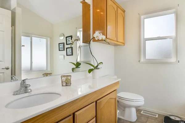 $295,000 | 600 Colonial Park Drive, Unit 600, Santa Rosa, CA 95403