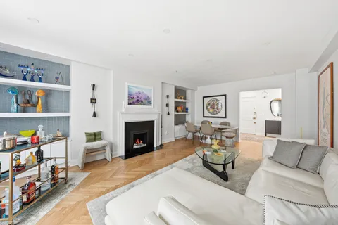 $2,699,000 | 50 East 72nd Street, Unit 10B | Lenox Hill