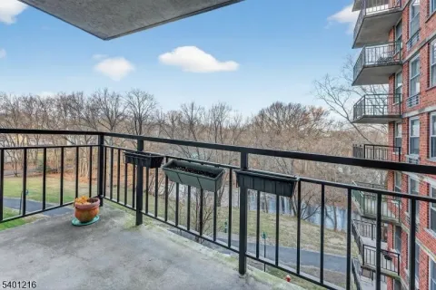 $429,900 | 300 Main Street, Unit 509, Little Falls, NJ 07424