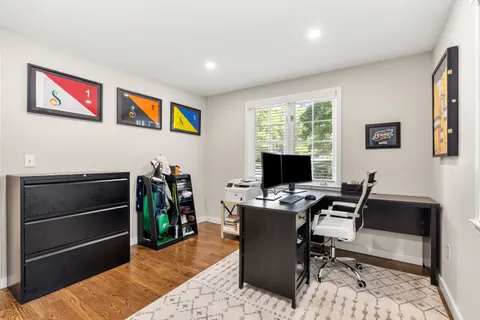 $700,000 | 21 Foxglove Court, Unit 21, Nashua, NH 03062
