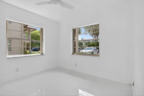 $225,000 | 5561 Lakeside Drive, Unit 107, Margate, FL 33063