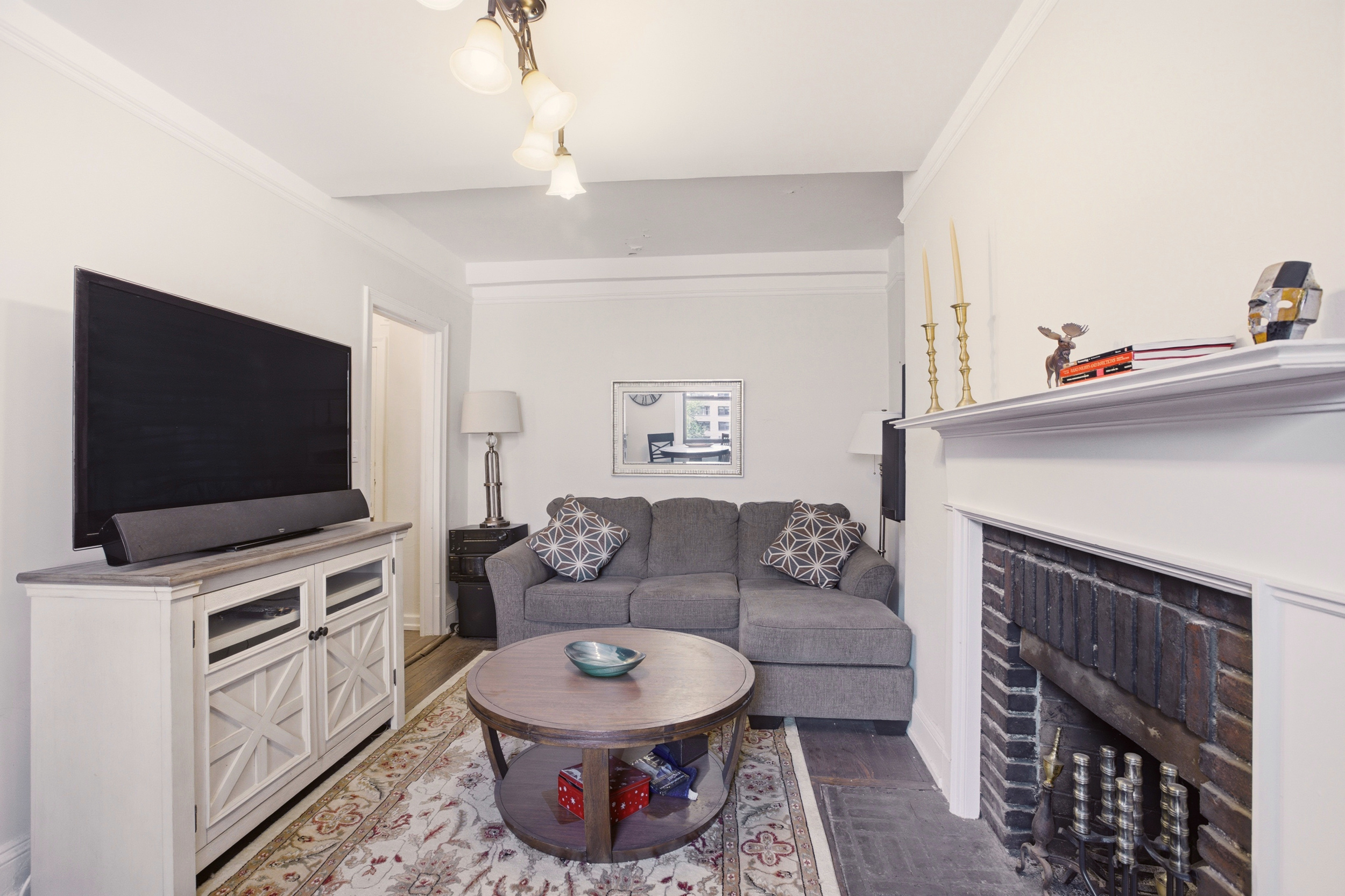 10 Mitchell Place, Unit 9F Manhattan, NY 10017 - Photo 4 of 11
