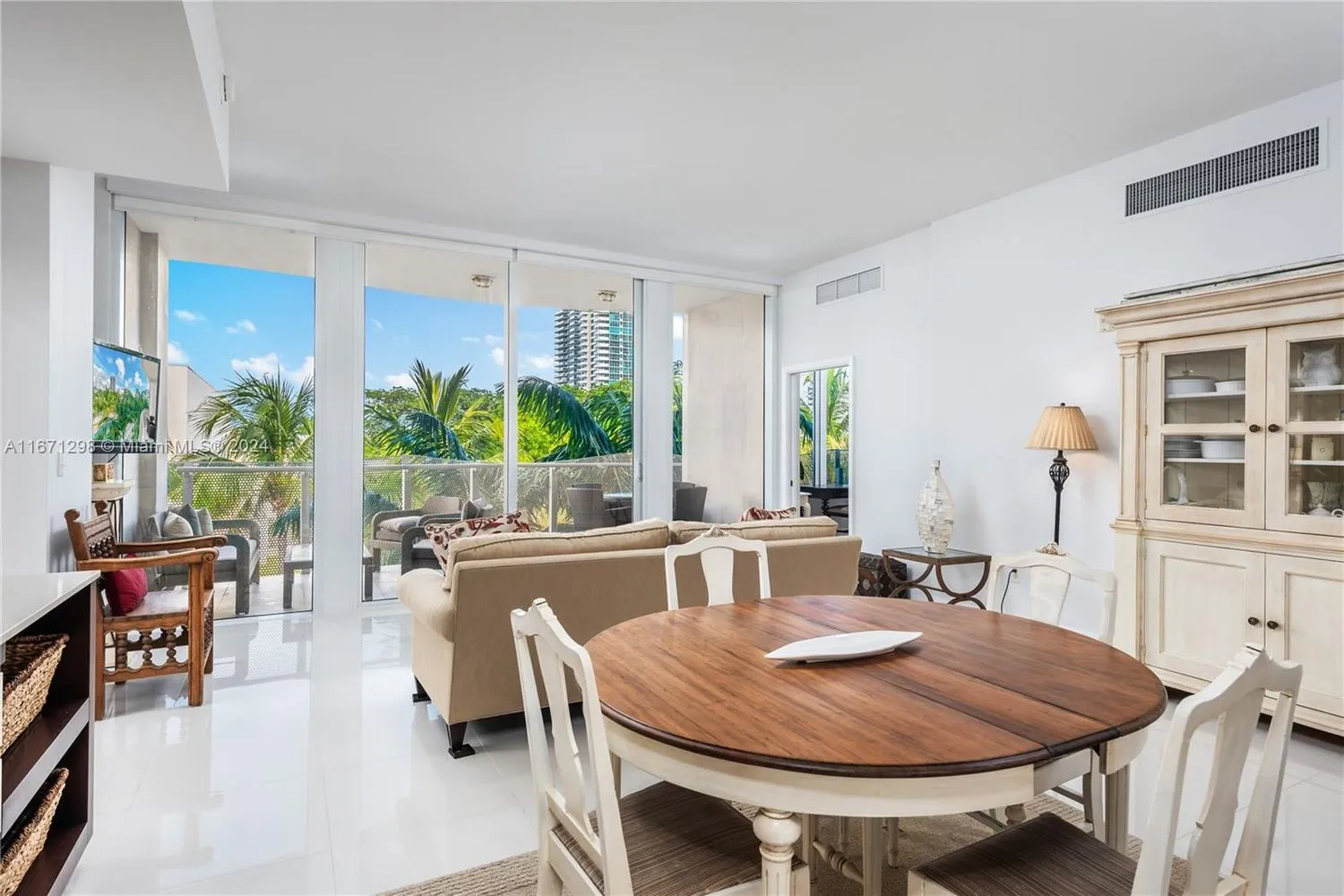 $1,050,000 | 2100 Park Avenue, Unit 301, Miami Beach, FL 33139