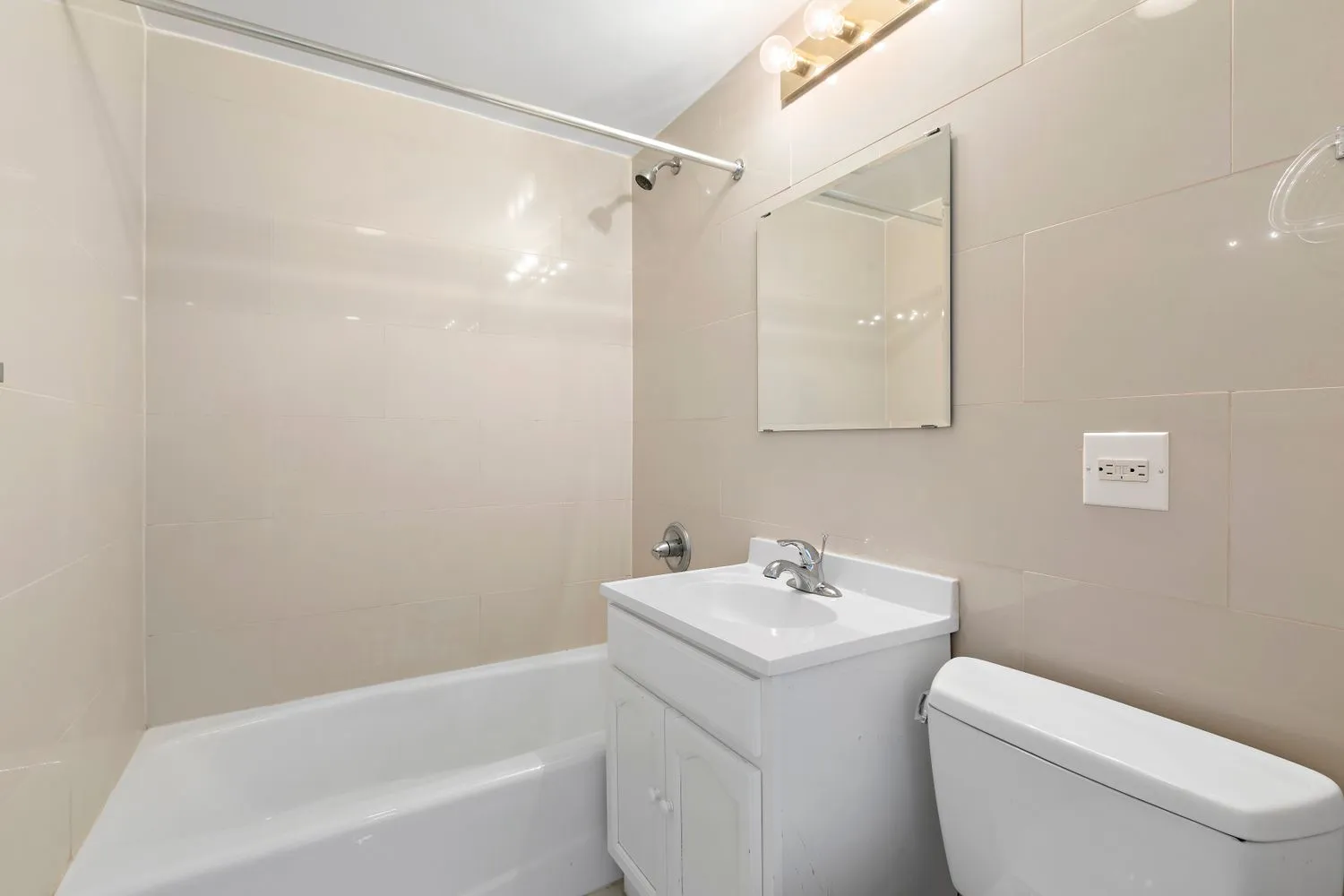 $3,600 | 371 West 126th Street, Unit GARDEN | Manhattanville