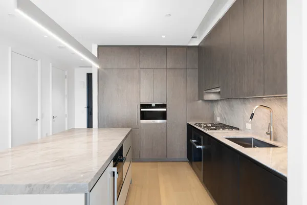 $17,250 | 15 Hudson Yards, Unit 66F | Hudson Yards