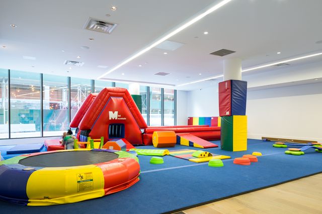 $1,550,000 | 429 Kent Avenue, Unit 812 | Williamsburg