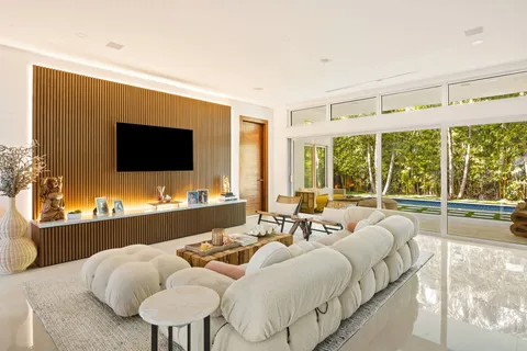 $3,495,000 | 865 West 47th Street, Miami Beach, FL 33140