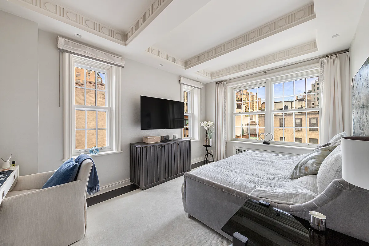 21 East 66th Street, Unit 7EW Manhattan, NY 10065 - Photo 17 of 40