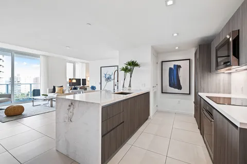 $655,000 | 401 North Birch Road, Unit 916, Fort Lauderdale, FL 33304