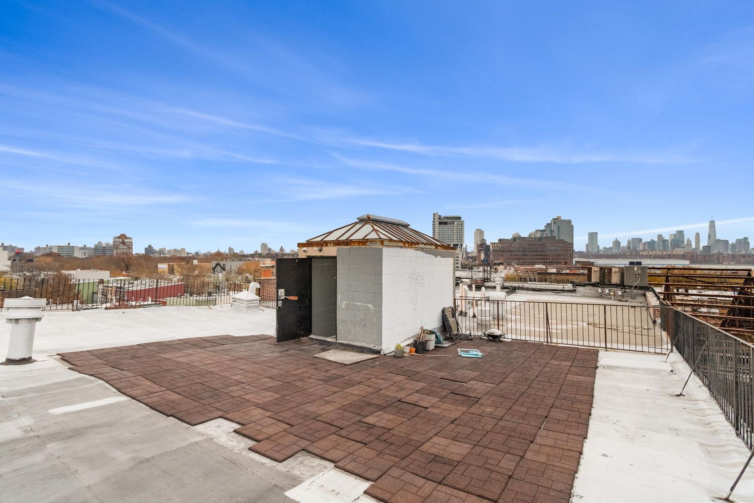 717 Manhattan Avenue, Unit 2A Brooklyn, NY 11222 - Photo 15 of 17 a view of a terrace with city view