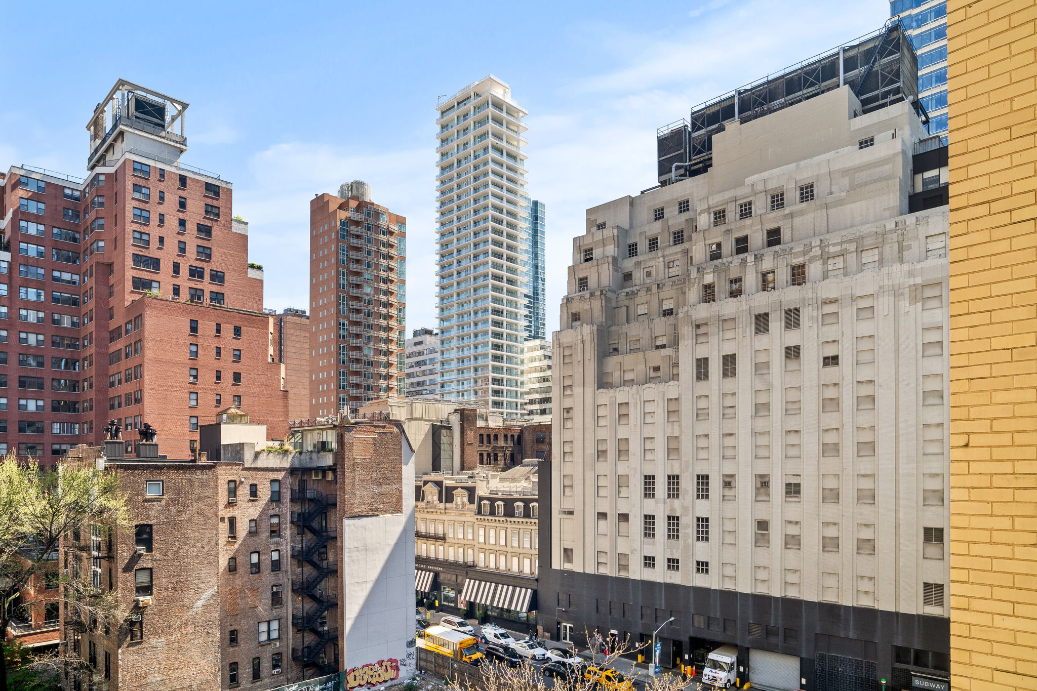 150 East 61st Street, Unit 8B Manhattan, NY 10065 - Photo 12 of 30 a picture of city view