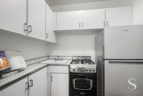 $325,000 | 311 East 71st Street, Unit 8E | Lenox Hill